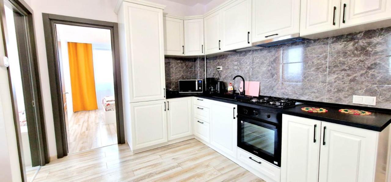 Evelyn Modern Apartment Near Palas Iasi Luaran gambar