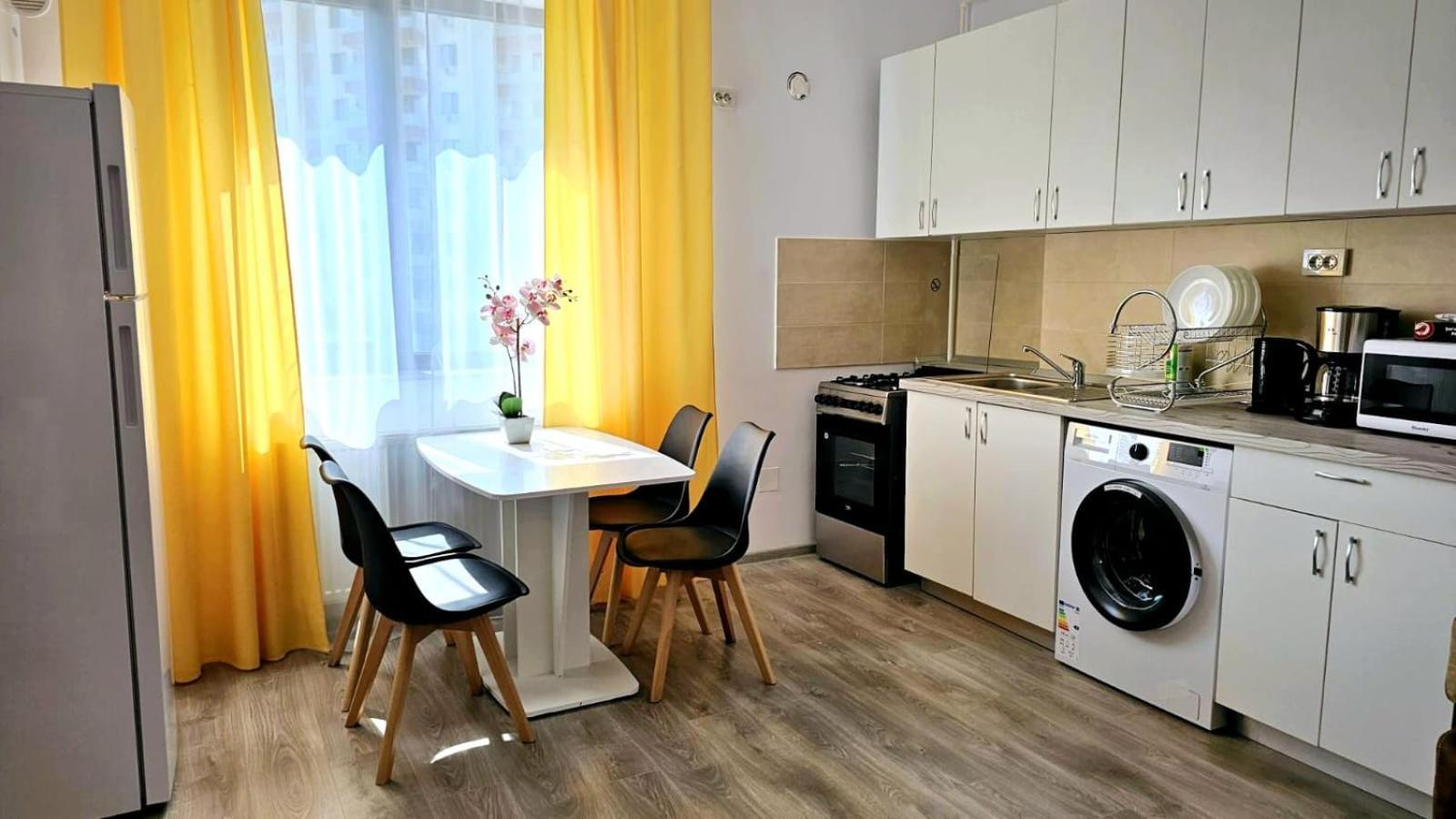Evelyn Modern Apartment Near Palas Iasi Luaran gambar
