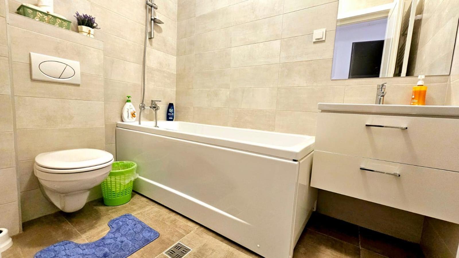 Evelyn Modern Apartment Near Palas Iasi Luaran gambar
